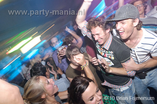 100910_036_90s_now_partymania