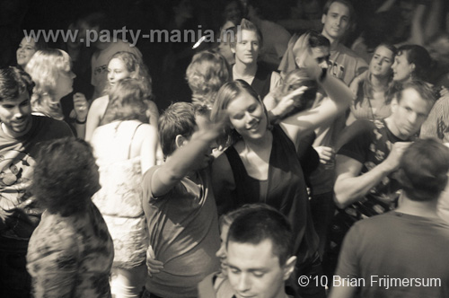 100910_059_90s_now_partymania