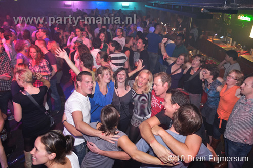 100910_060_90s_now_partymania