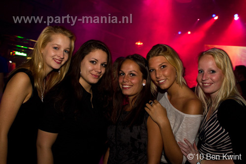 100918_002_los_partymania