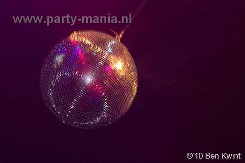 100918_003_los_partymania