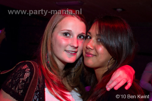 100918_009_los_partymania