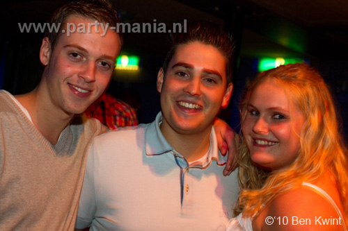 100918_014_los_partymania