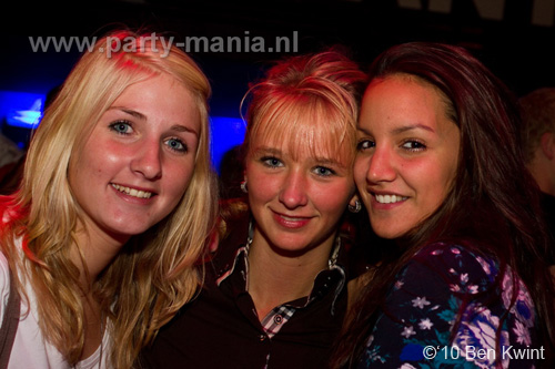 100918_022_los_partymania