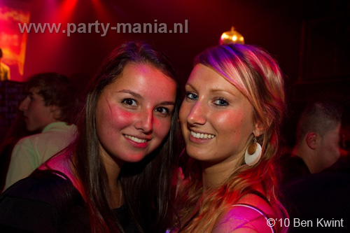 100918_042_los_partymania