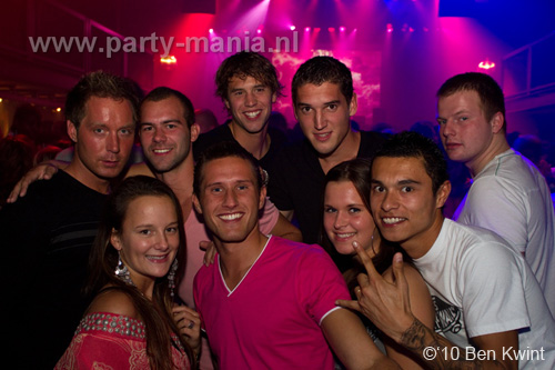 100918_082_los_partymania