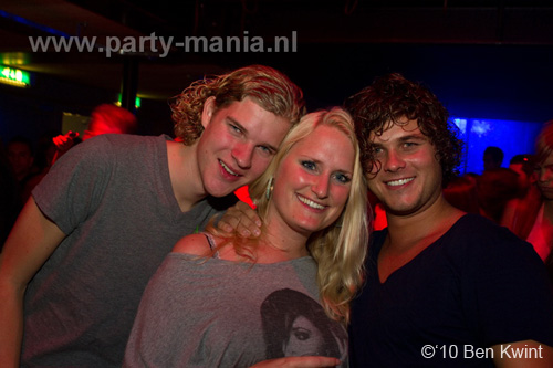100918_090_los_partymania