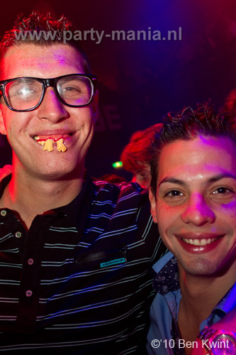 100918_091_los_partymania