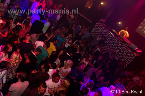 100918_099_los_partymania
