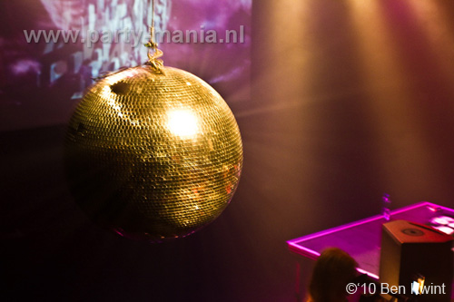 100918_104_los_partymania