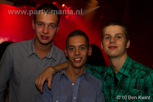 100918_105_los_partymania