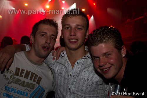 100918_107_los_partymania
