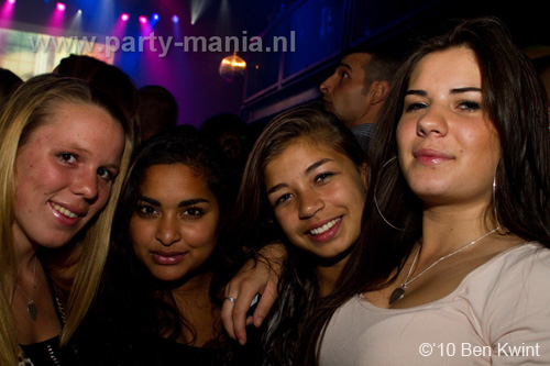 100918_111_los_partymania