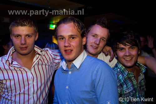 100918_112_los_partymania