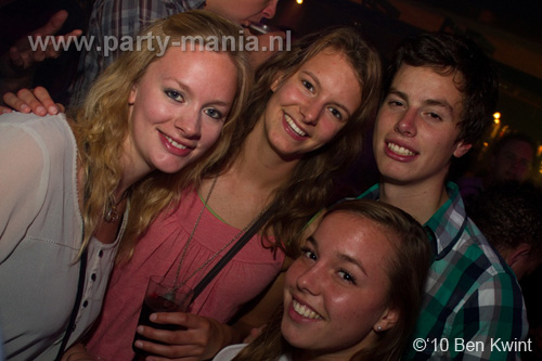 100918_117_los_partymania