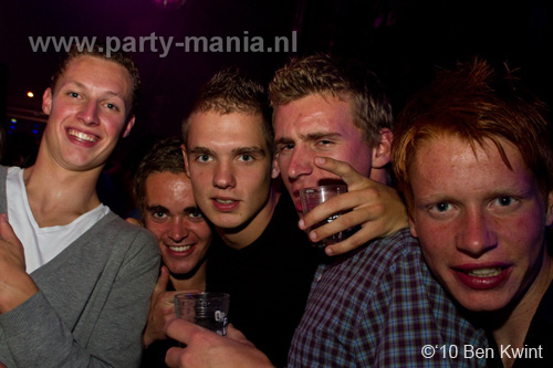 100918_118_los_partymania