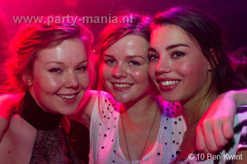 100918_122_los_partymania