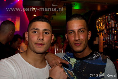 100918_125_los_partymania