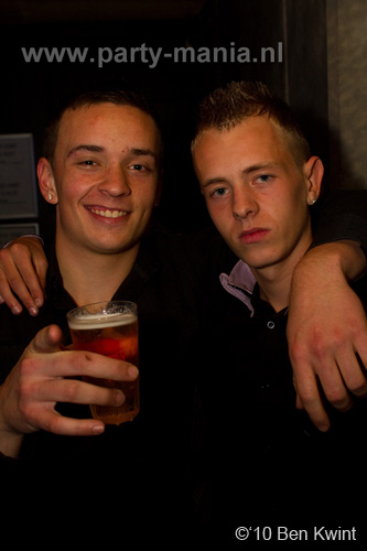 100918_131_los_partymania