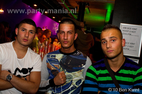 100918_132_los_partymania