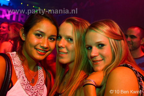 100918_138_los_partymania