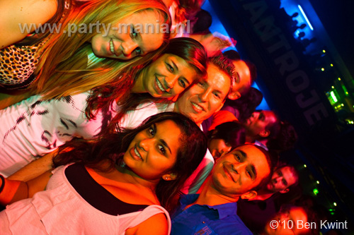 100918_141_los_partymania