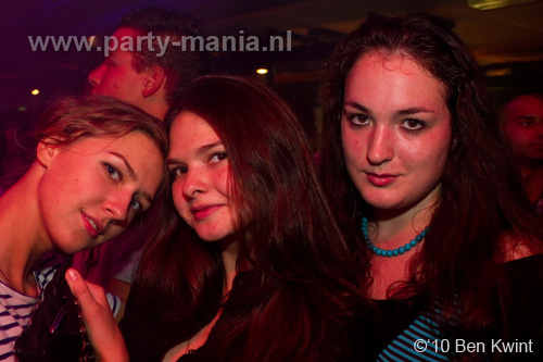 100918_142_los_partymania