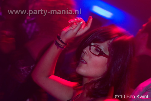 100918_143_los_partymania