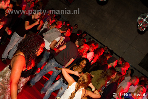 100918_146_los_partymania