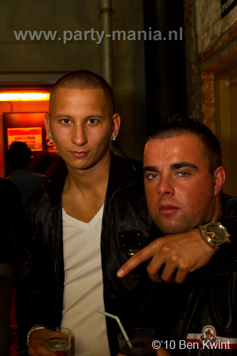 100918_152_los_partymania