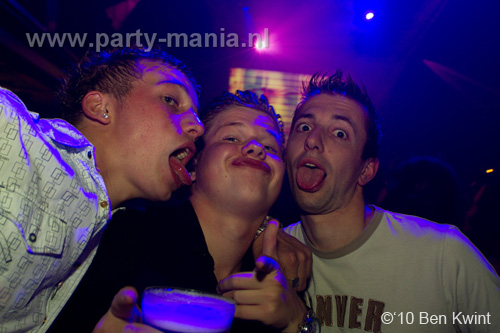 100918_153_los_partymania