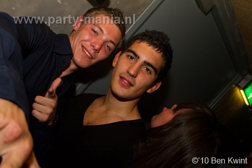 100918_164_los_partymania