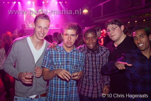 100918_005_los_partymania