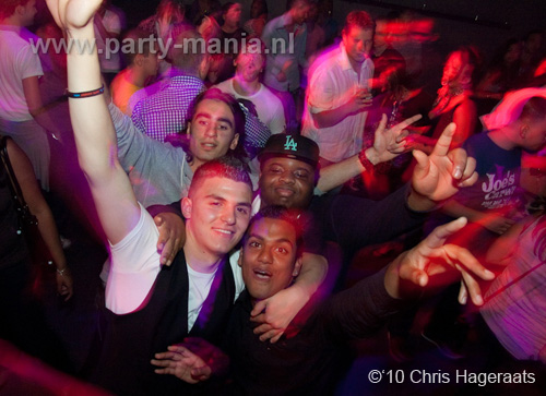 100918_046_los_partymania