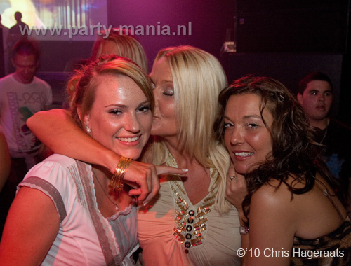 100918_052_los_partymania