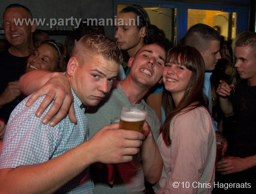 100918_057_los_partymania