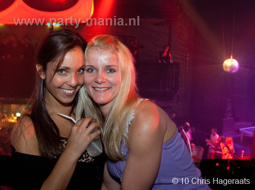 100918_111_los_partymania
