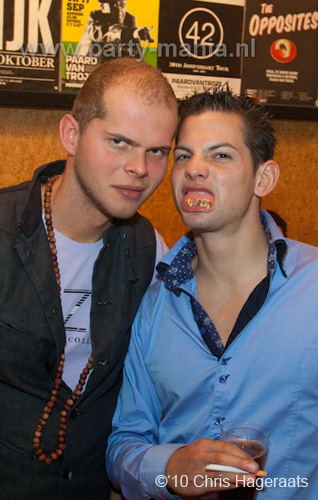 100918_120_los_partymania