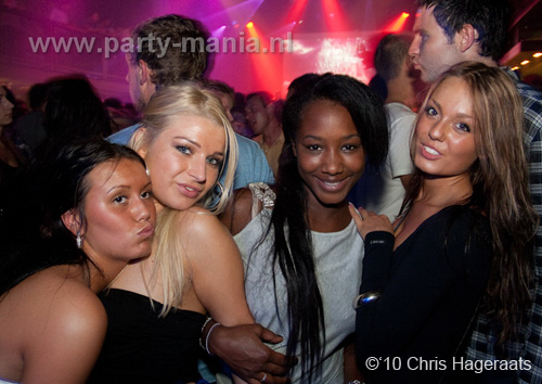 100918_122_los_partymania