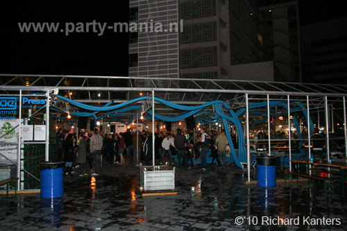 100924_001_todaysart_partymania