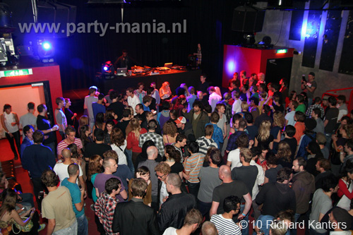 100924_077_todaysart_partymania