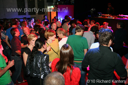 100924_079_todaysart_partymania