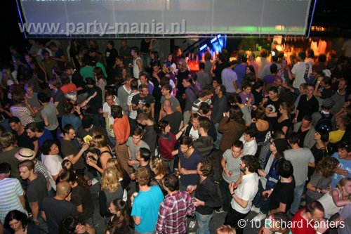 100924_084_todaysart_partymania