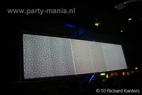 100924_086_todaysart_partymania