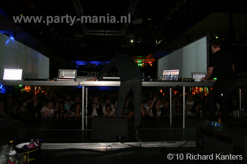 100924_091_todaysart_partymania