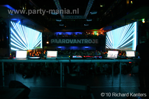 100924_105_todaysart_partymania