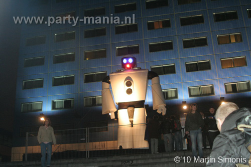 100924_007_todaysart_partymania