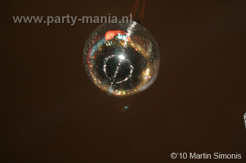 100924_012_todaysart_partymania