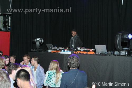 100924_055_todaysart_partymania