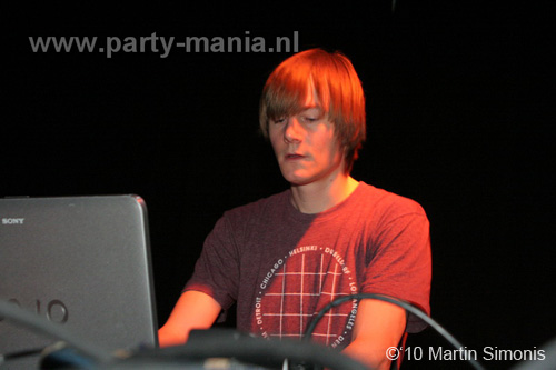 100924_134_todaysart_partymania